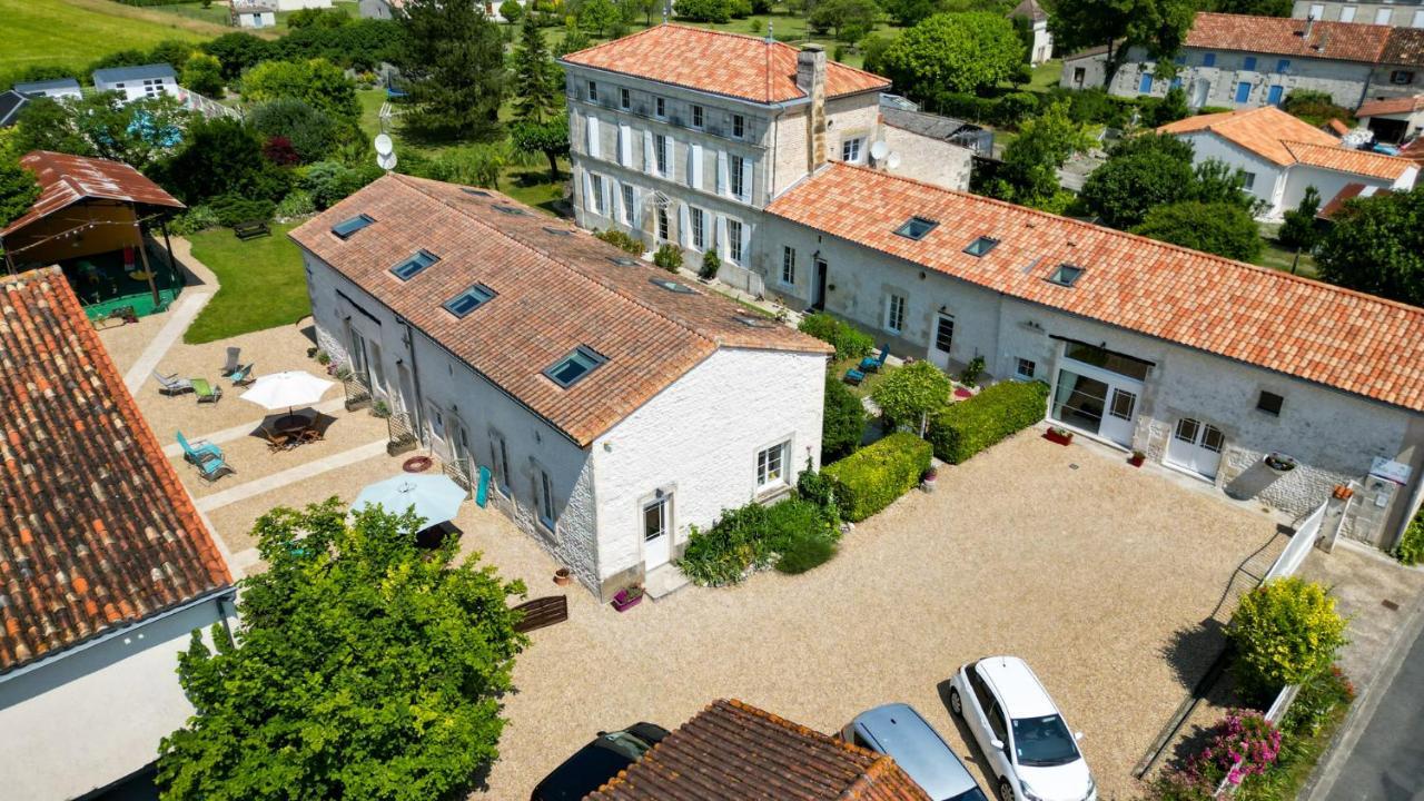 Les Gites Du Vigneron Et Cd'H Saint-Seurin-de-Palenne Ngoại thất bức ảnh
