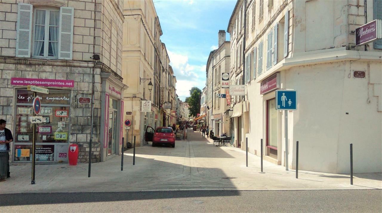 Les Gites Du Vigneron Et Cd'H Saint-Seurin-de-Palenne Ngoại thất bức ảnh