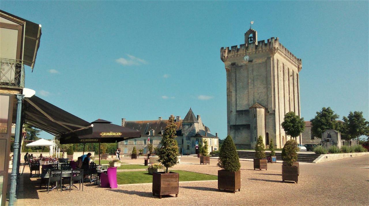 Les Gites Du Vigneron Et Cd'H Saint-Seurin-de-Palenne Ngoại thất bức ảnh
