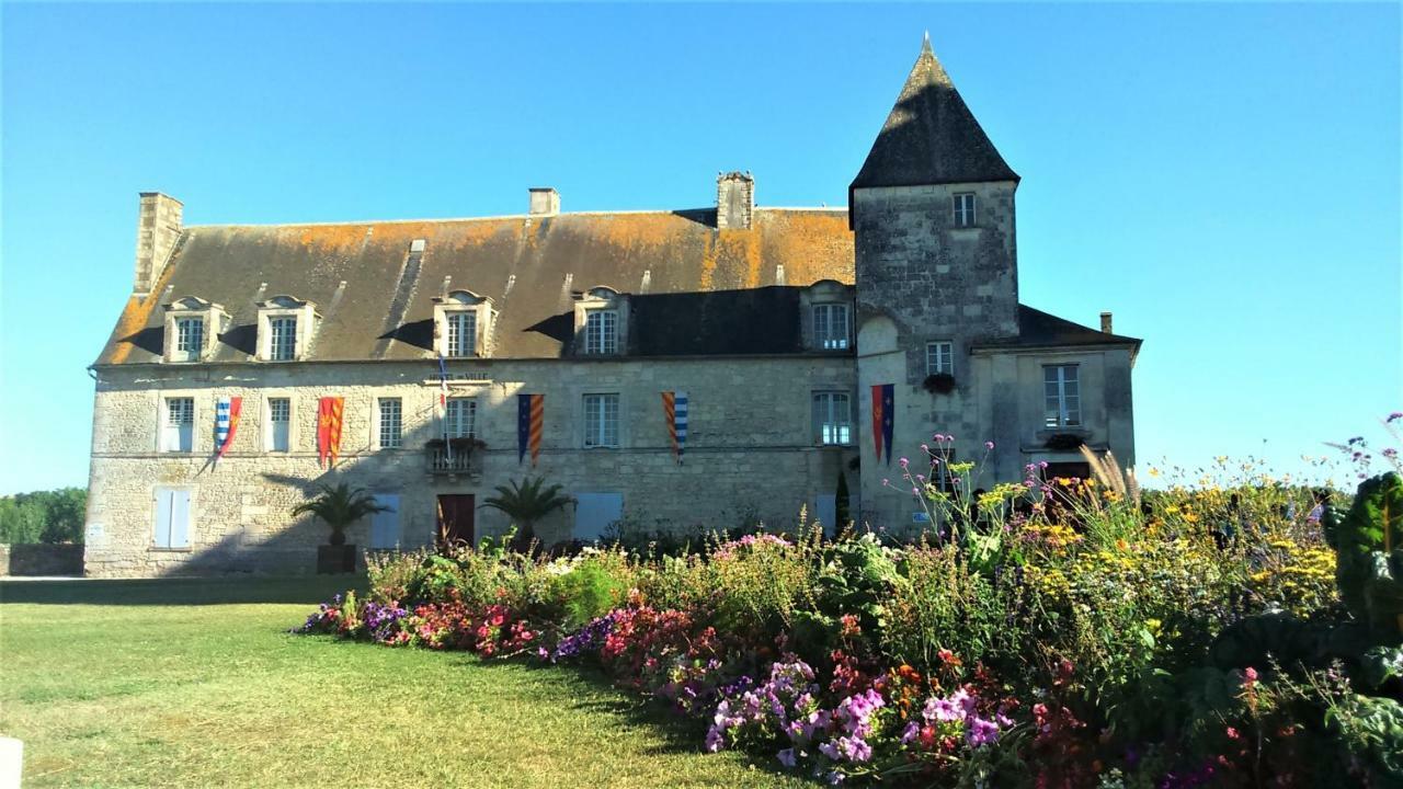 Les Gites Du Vigneron Et Cd'H Saint-Seurin-de-Palenne Ngoại thất bức ảnh