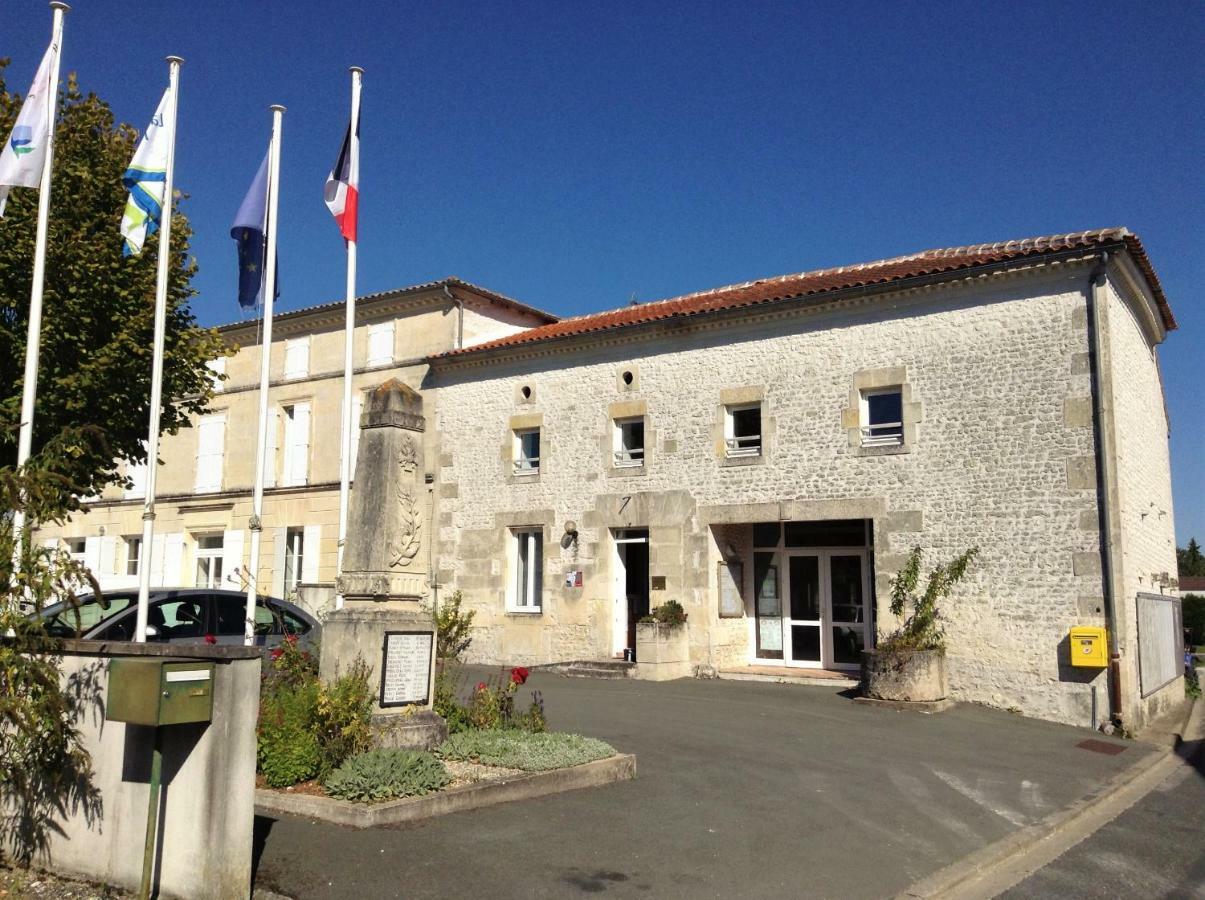 Les Gites Du Vigneron Et Cd'H Saint-Seurin-de-Palenne Ngoại thất bức ảnh